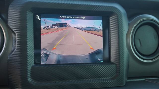 Used 2023 Jeep Gladiator Willys image 22