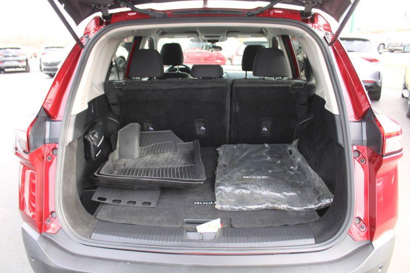Used 2023 Nissan Rogue S image 7