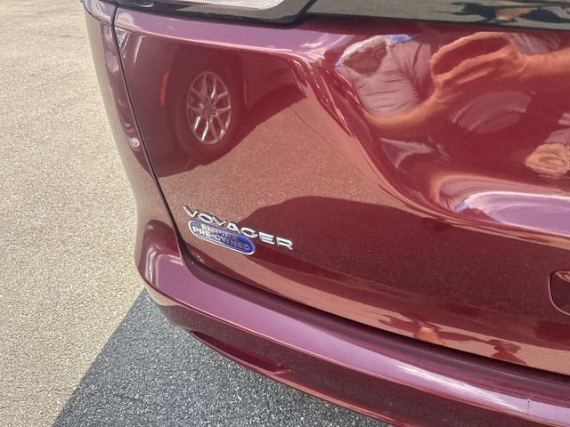 Used 2023 Chrysler Voyager LX FWD image 7