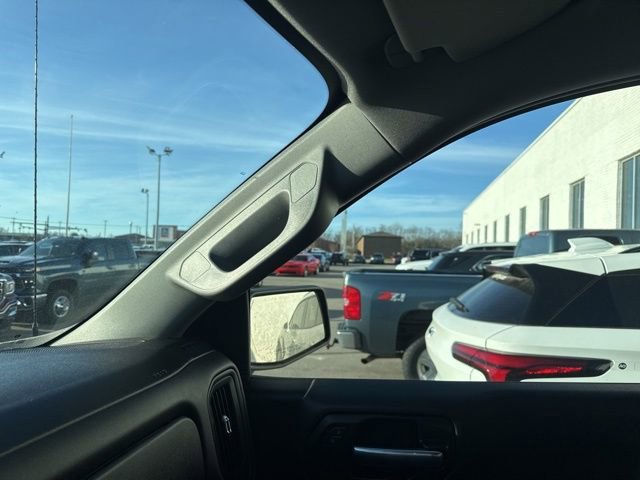 Used 2020 Chevrolet Silverado 1500 Custom w/ Custom Value Package image 31