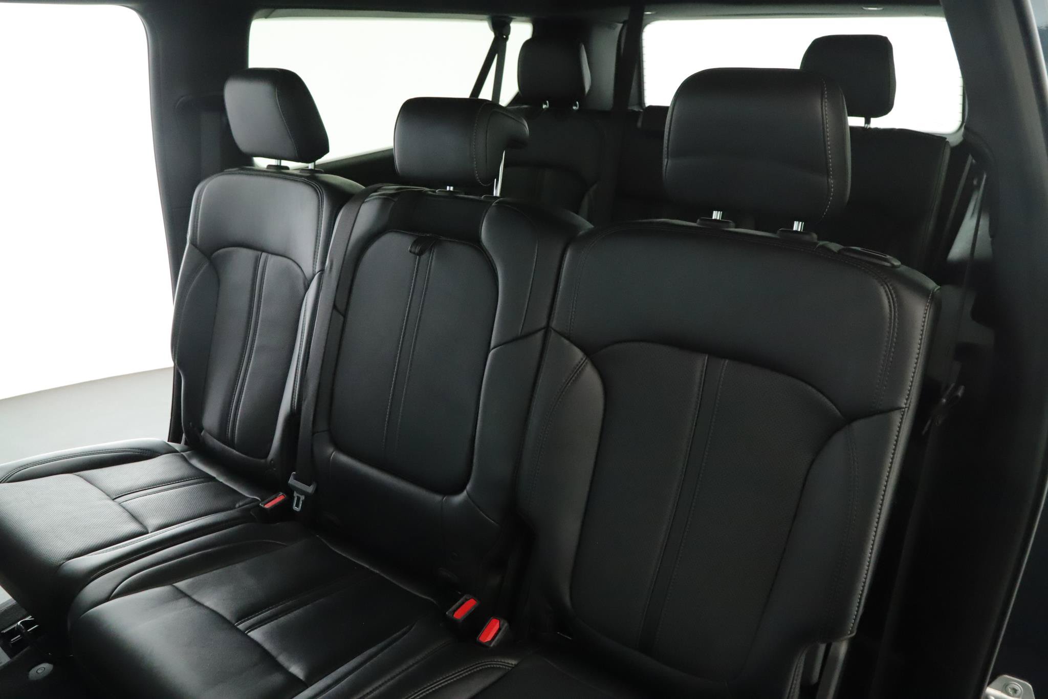 Used 2025 Jeep Wagoneer L Series II w/ Premium Group I AWD/4WD image 6