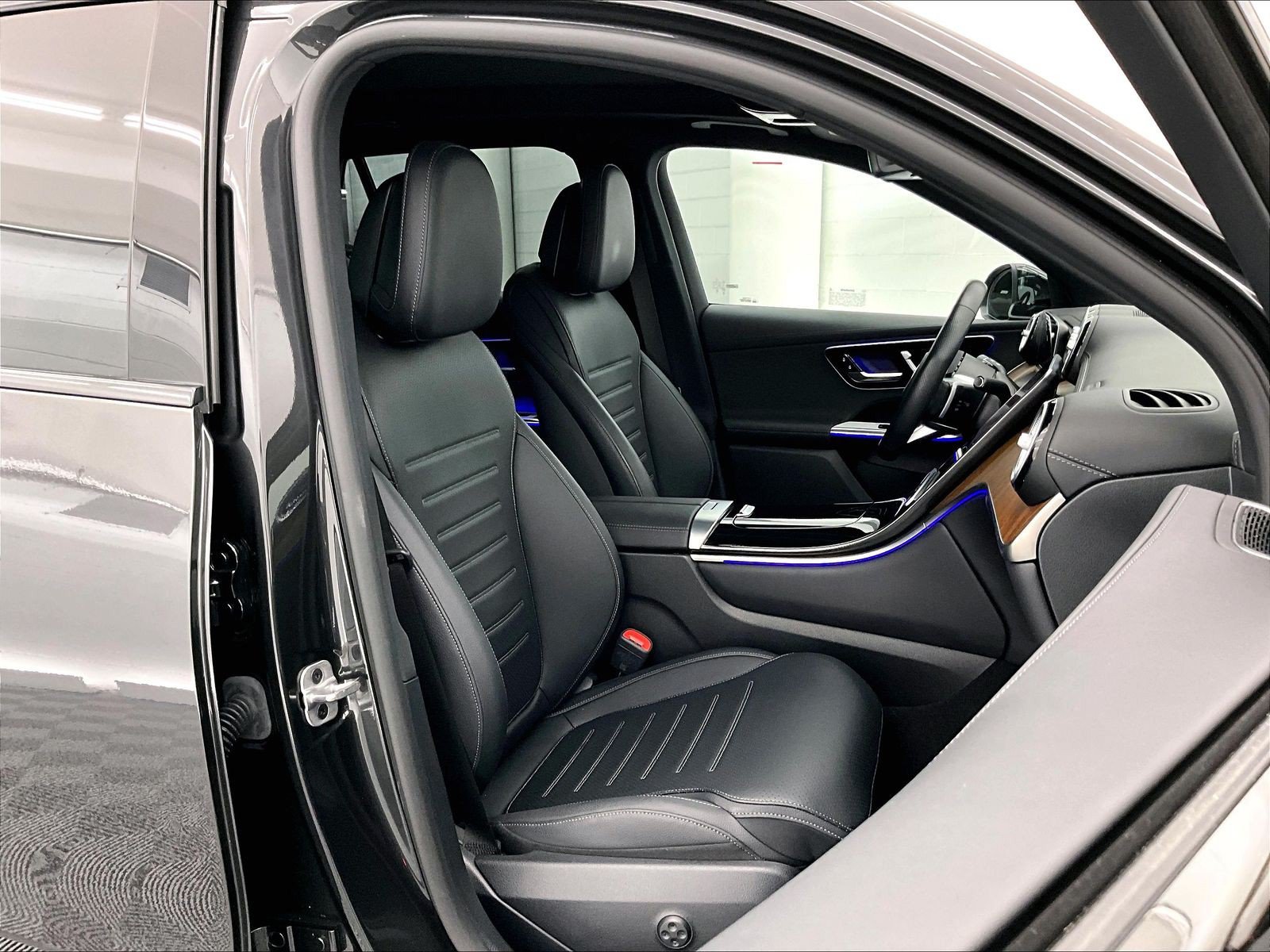 Certified 2025 Mercedes-Benz GLC 300 4MATIC w/ AMG Line image 6