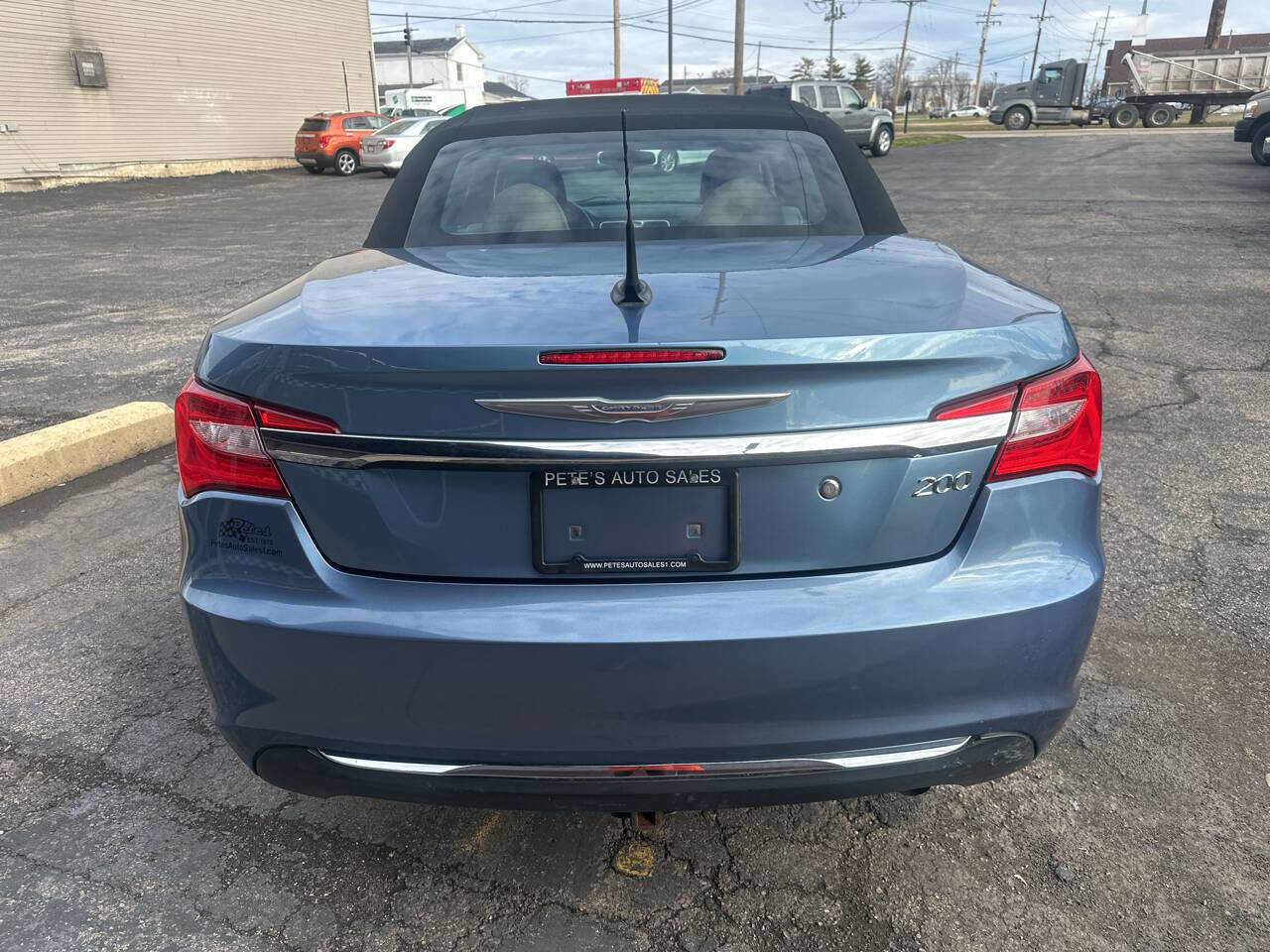 Used 2011 Chrysler 200 Touring image 4