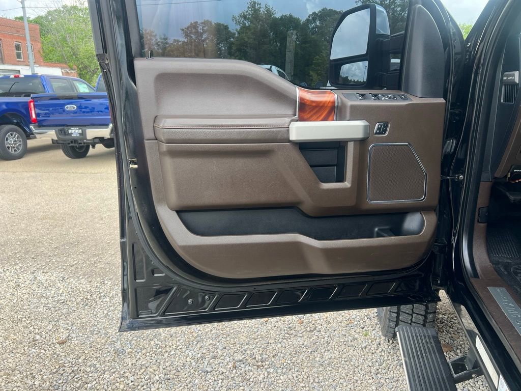 Used 2017 Ford F450 King Ranch w/ King Ranch Ultimate Package AWD/4WD image 12