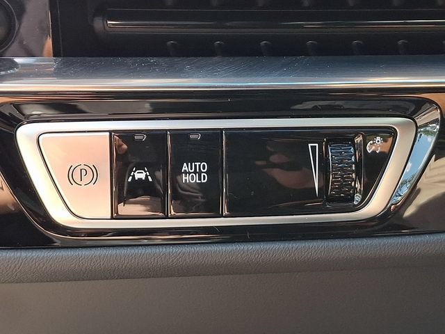 Certified 2024 Cadillac Lyriq Luxury AWD/4WD image 22