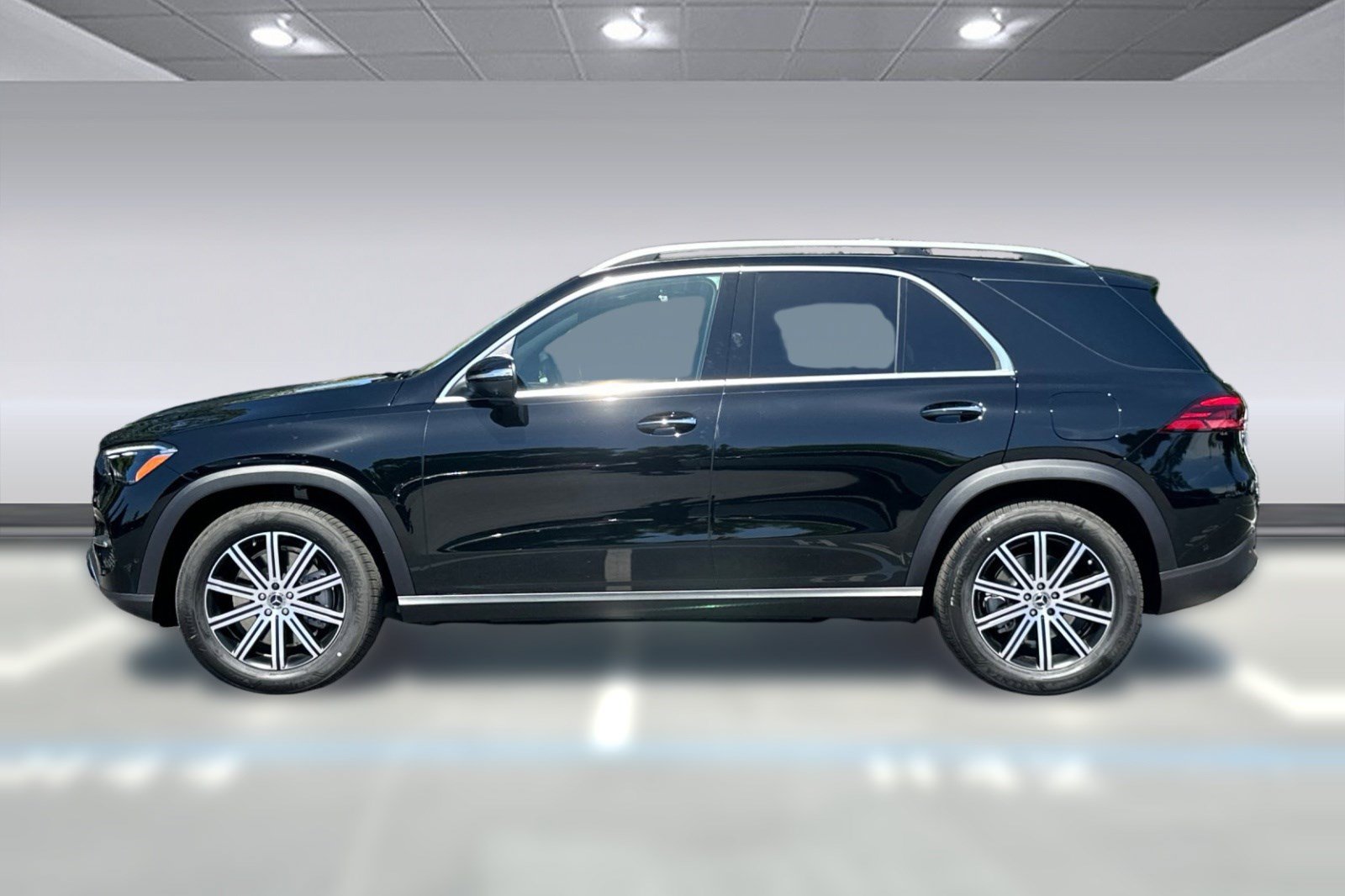 New 2026 Mercedes-Benz GLE 450e 4MATIC image 2