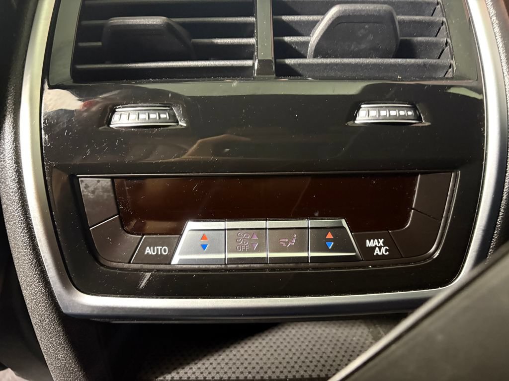 Used 2021 BMW X5 M50i AWD/4WD image 30