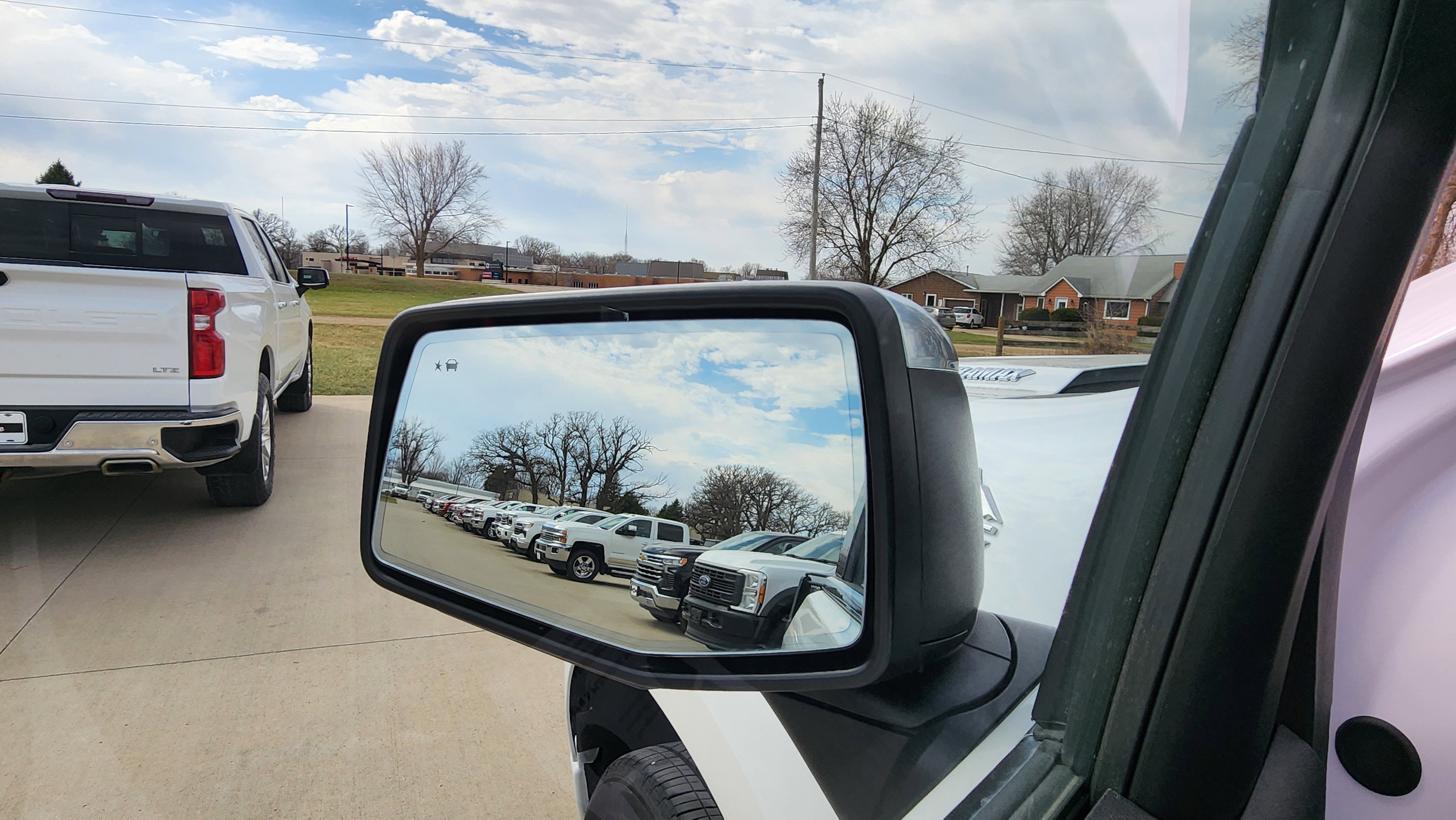 Used 2025 Chevrolet Silverado 1500 High Country w/ Technology Package image 9
