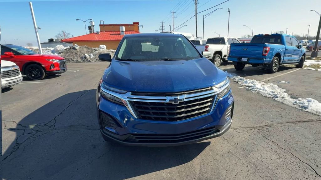 Used 2022 Chevrolet Equinox LS w/ LS Convenience Package image 3