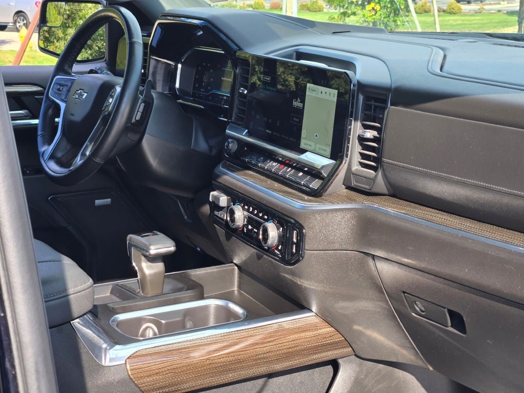 Used 2024 Chevrolet Silverado 1500 RST w/ Convenience Package II AWD/4WD image 8