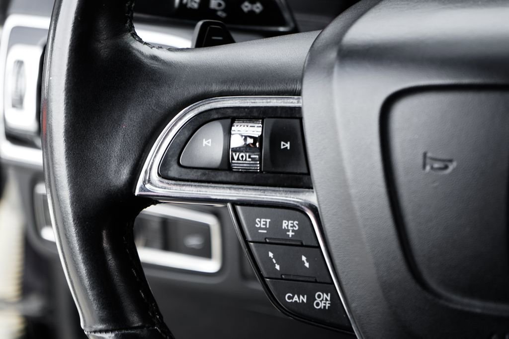 Used 2020 Lincoln Navigator Reserve w/ Equipment Group 208A Reserve image 27