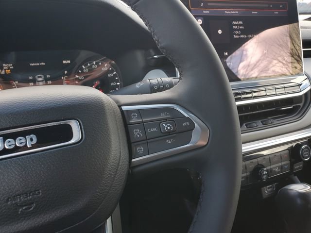 Used 2023 Jeep Compass Limited image 13