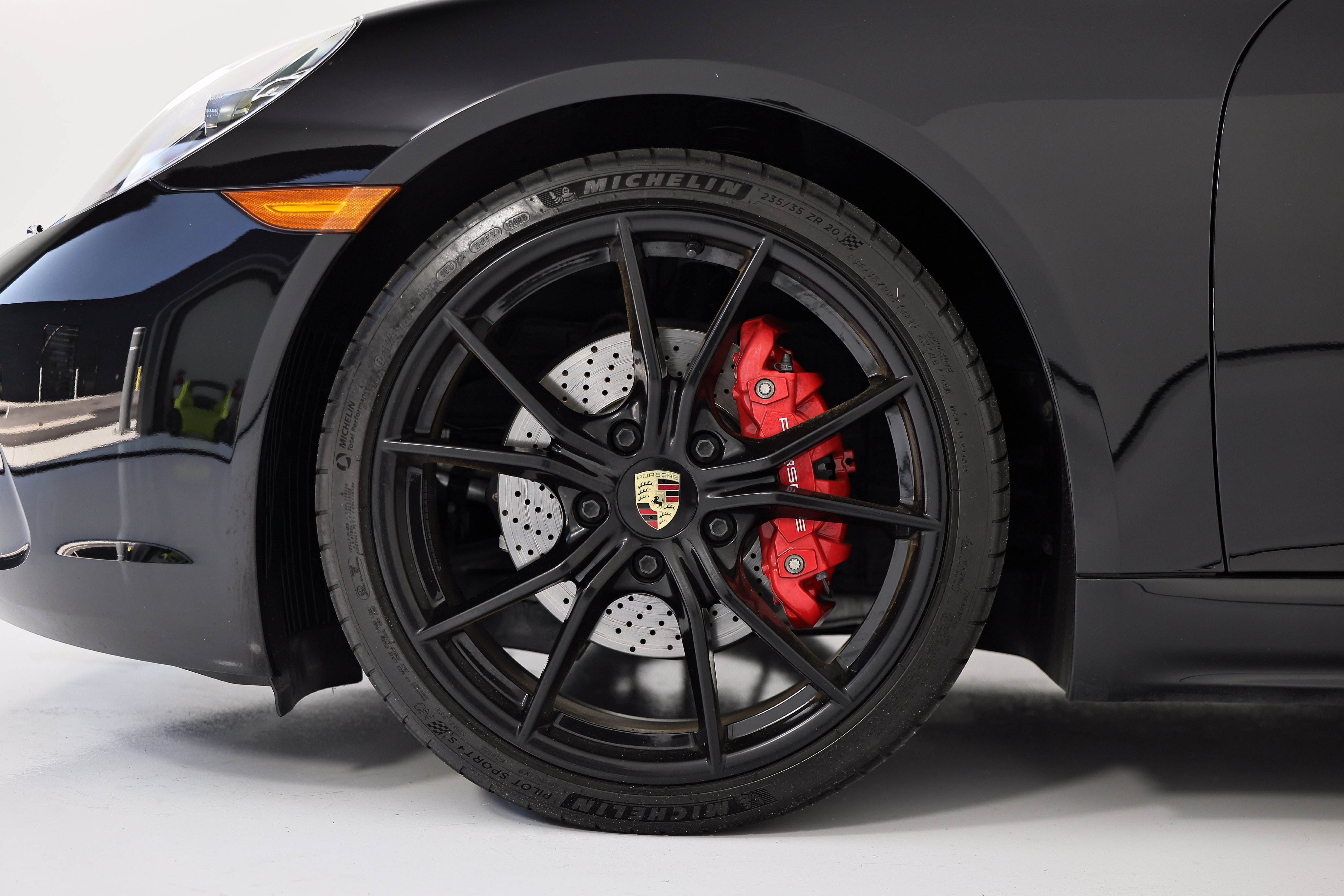 Certified 2024 Porsche 718 Cayman S RWD image 13