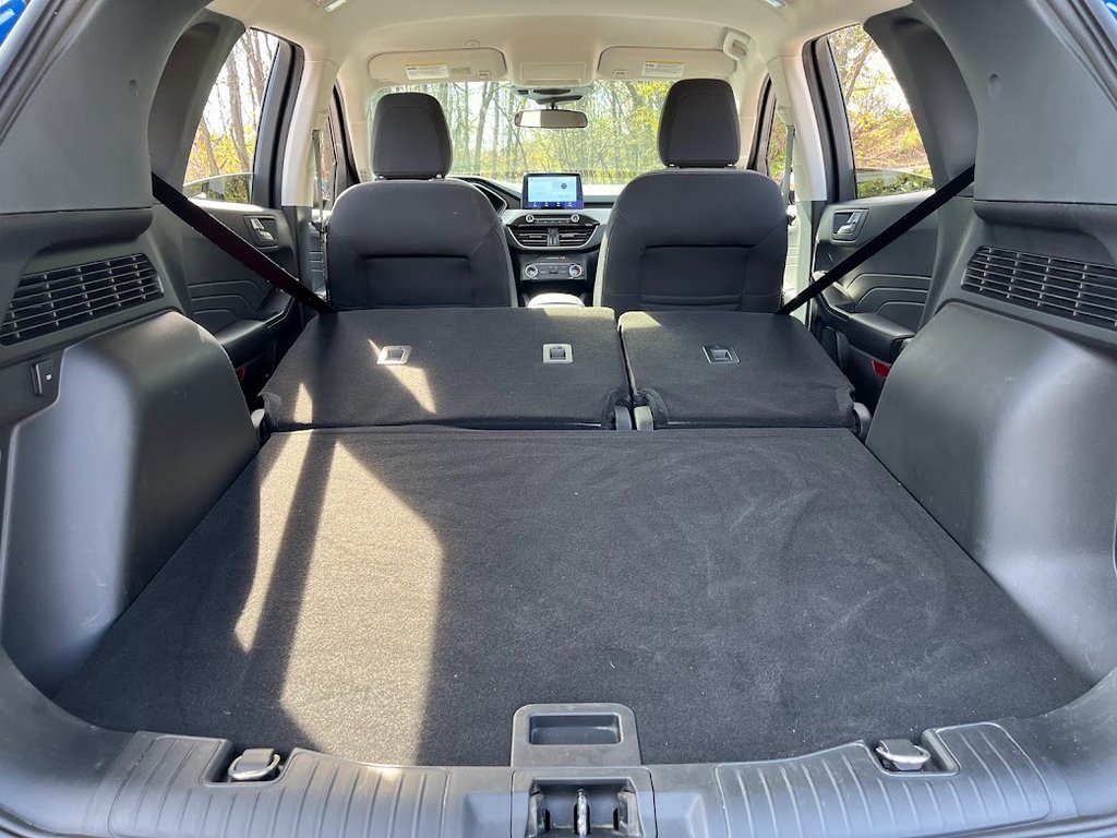 Used 2021 Ford Escape SE w/ SE Sport Appearance Package image 48