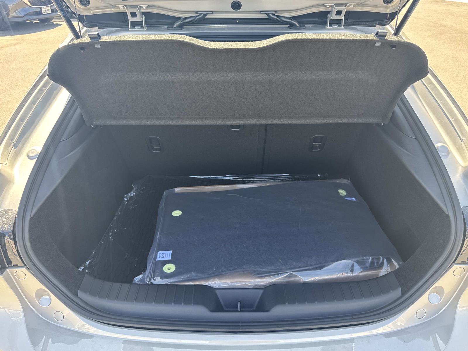 New 2026 MAZDA MAZDA3 Hatchback w/Premium Plus Pkg image 26