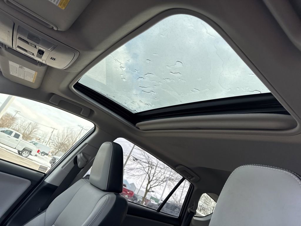 Used 2018 Toyota RAV4 Limited image 31