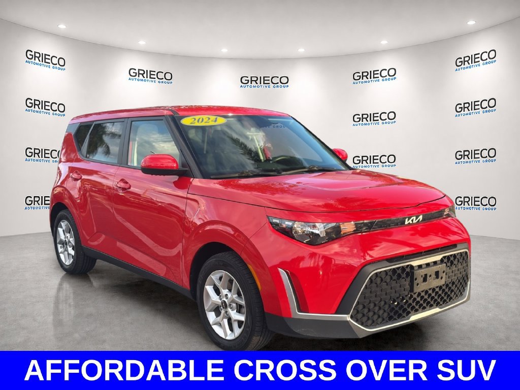 Used 2024 Kia Soul LX w/ Option Group 015 FWD image 1