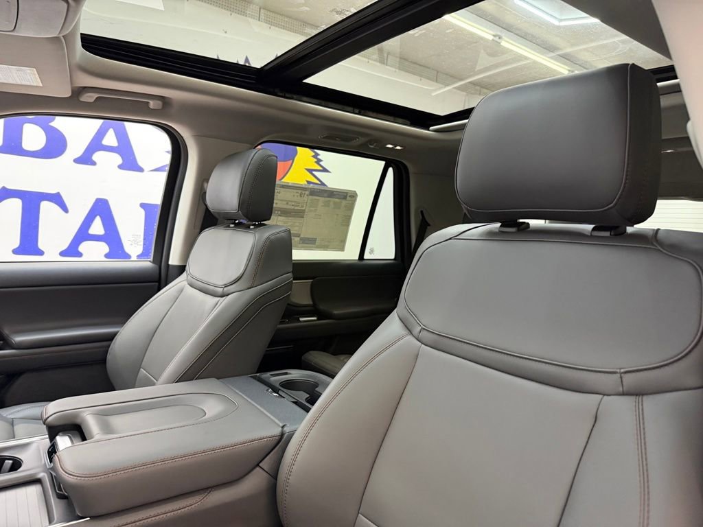 New 2025 Ford Expedition Active image 11