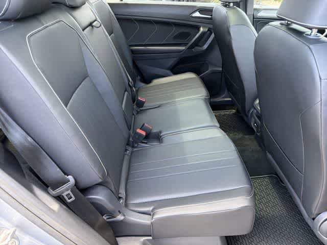 Used 2022 Volkswagen Tiguan SE R-Line FWD image 19
