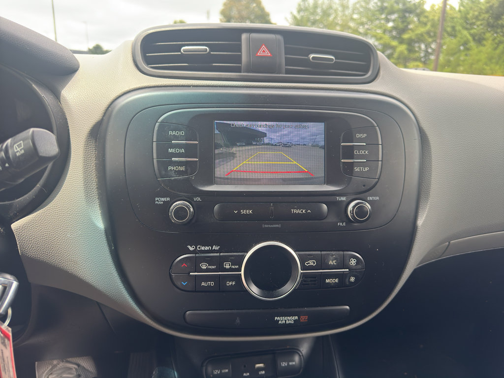 Used 2017 Kia Soul + FWD image 11