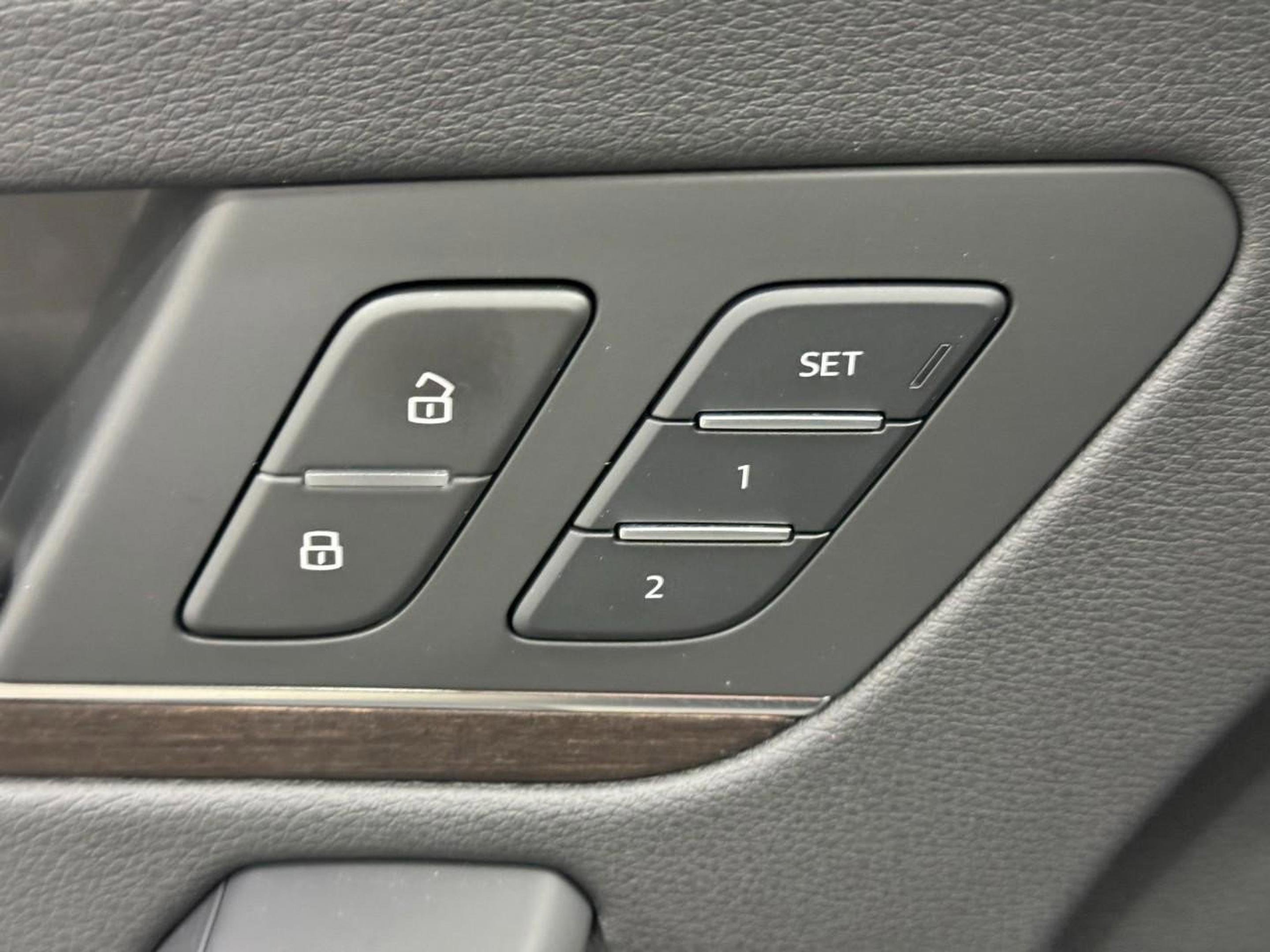 Certified 2025 Audi Q5 2.0T Premium w/ Convenience Plus Package image 21