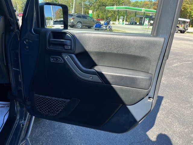 Used 2018 Jeep Wrangler Unlimited Sport S AWD/4WD image 34