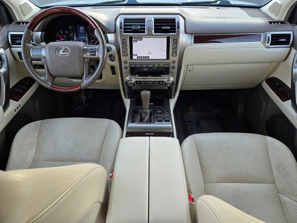 Used 2016 Lexus GX 460 Luxury w/ Preferred Accessory Package image 12