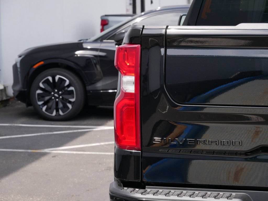 New 2026 Chevrolet Silverado 1500 ZR2 w/ Dark Appearance Package AWD/4WD image 6
