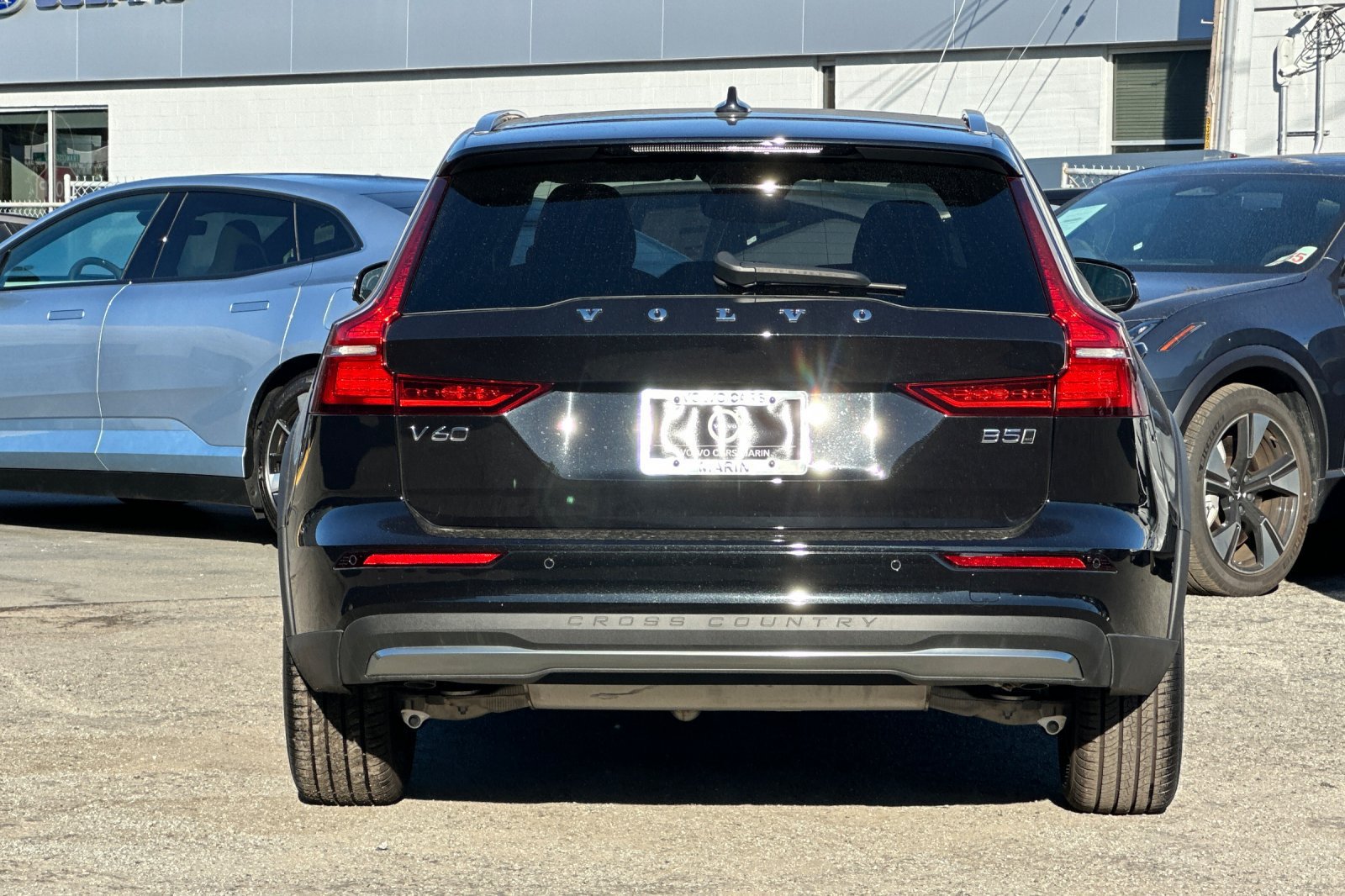 New 2026 Volvo V60 B5 Cross Country Plus w/ Climate Package AWD/4WD image 7