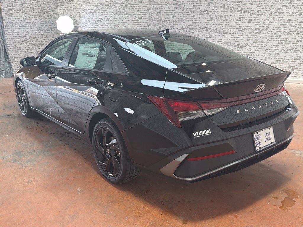 New 2026 Hyundai Elantra SEL Sport FWD image 5