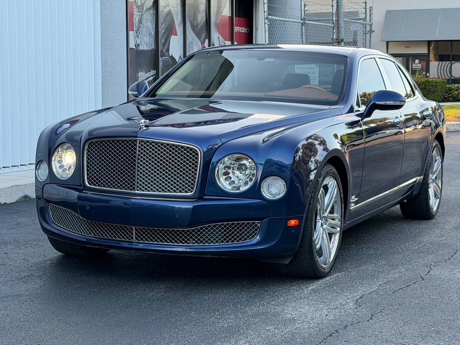 Used 2014 Bentley Mulsanne RWD image 3