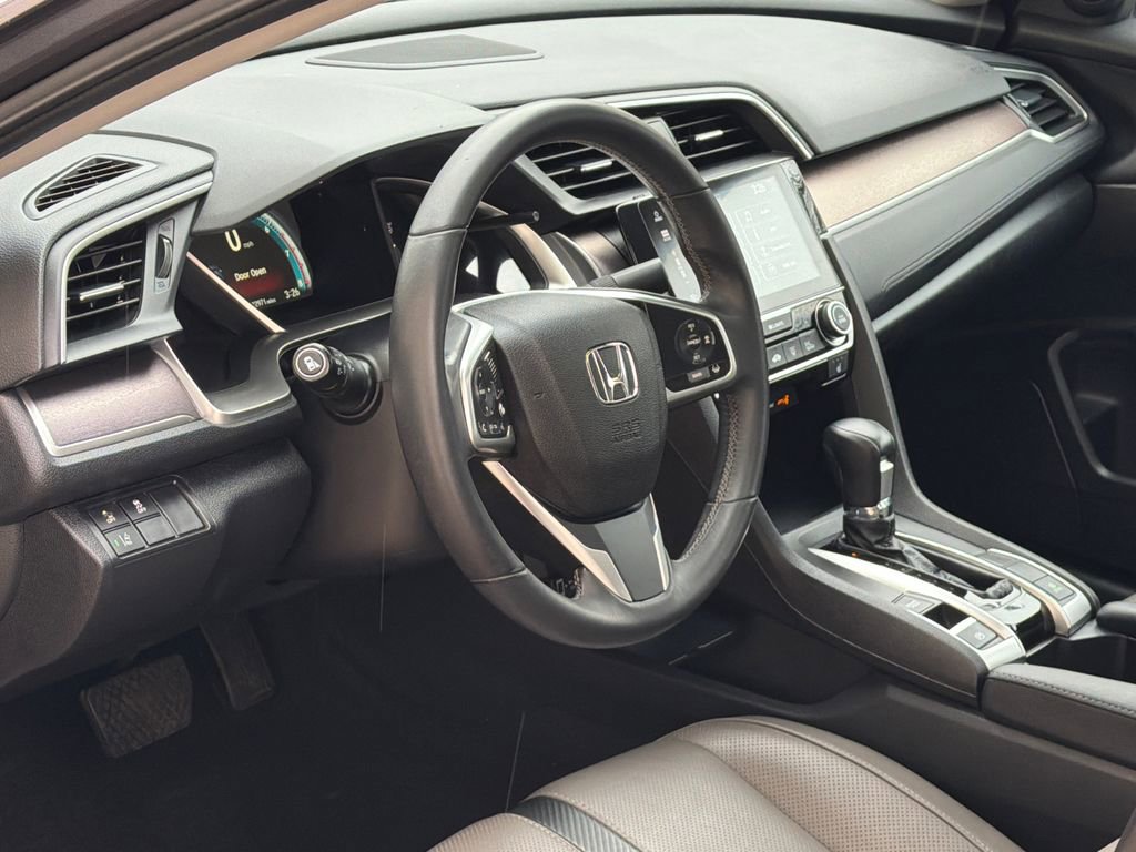 Used 2017 Honda Civic Touring image 10