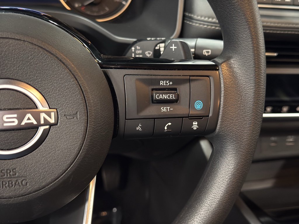 Used 2023 Nissan Rogue SV image 13