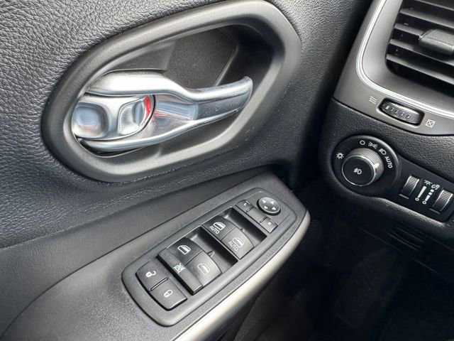 Used 2020 Jeep Cherokee Latitude Plus w/ Cold Weather Group image 92