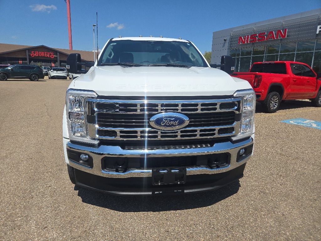 Used 2023 Ford F450 XLT AWD/4WD image 2