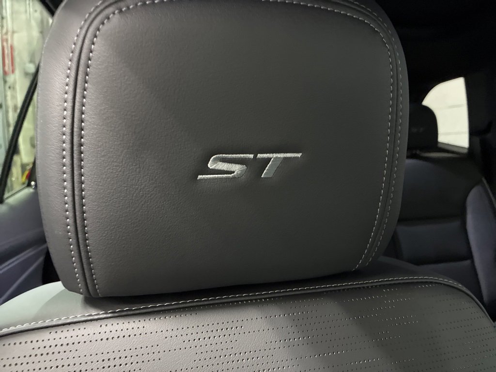 New 2026 Buick Enclave Sport Touring w/ Power Package image 11