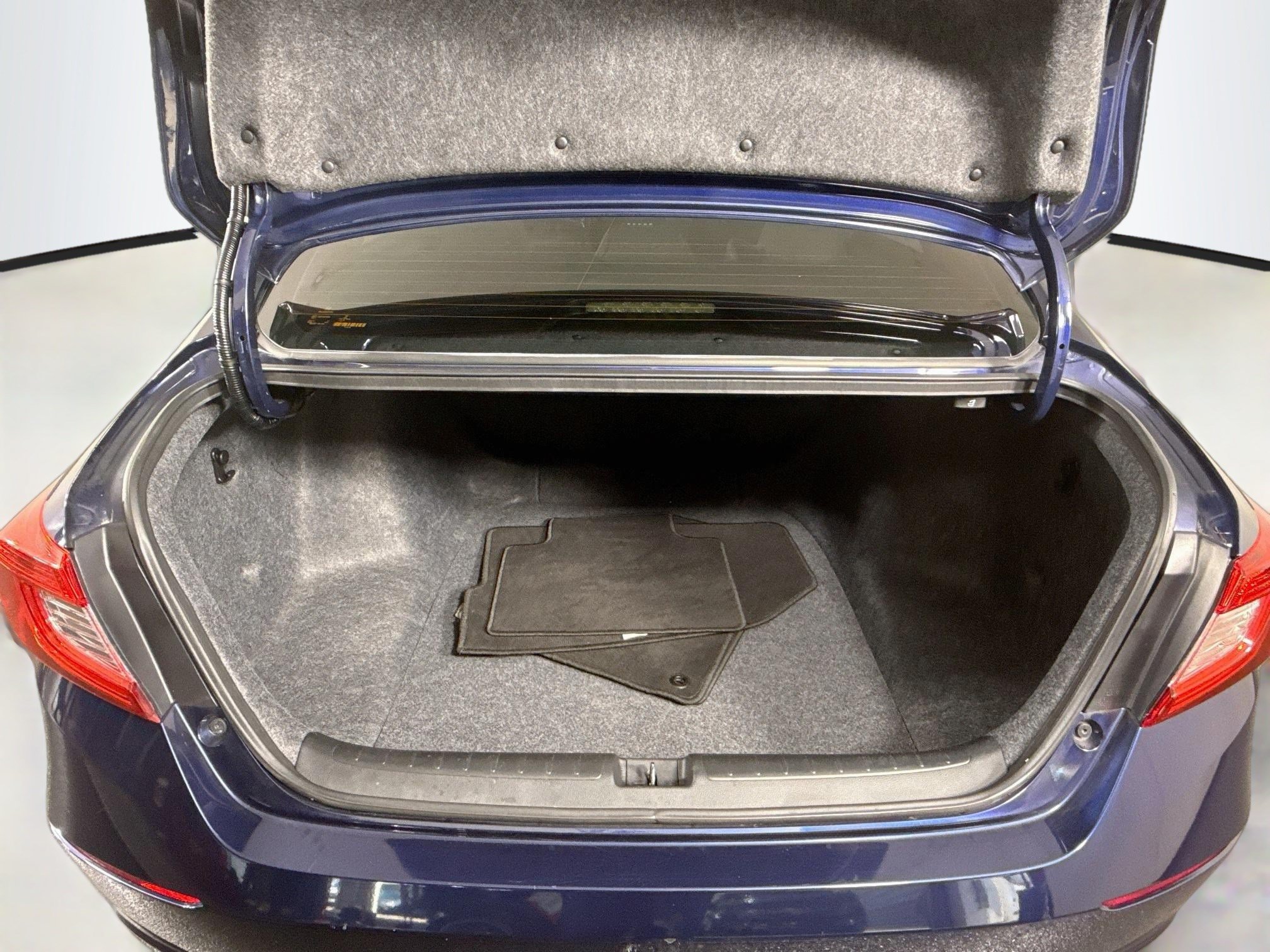 Used 2019 Honda Accord LX image 35