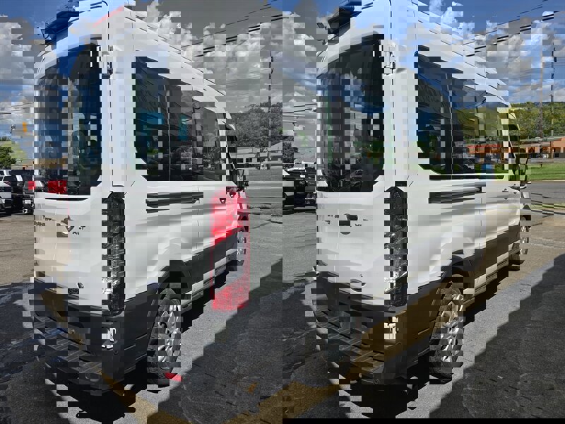 Used 2021 Ford Transit 350 XLT image 4