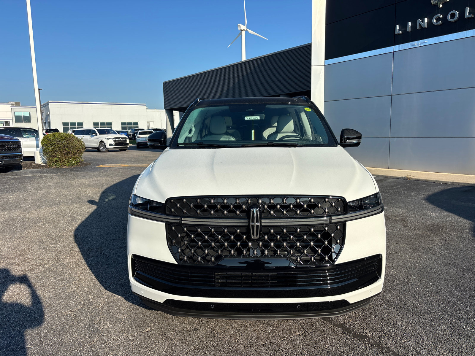 New 2027 Lincoln Navigator L Black Label w/ Black Label Special Edition AWD/4WD image 2