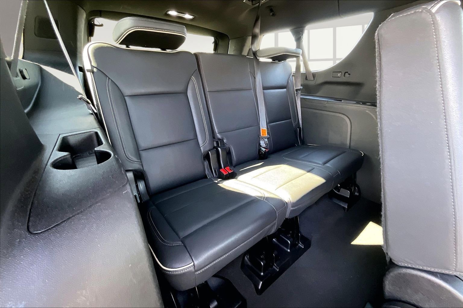 Used 2024 GMC Yukon XL SLT image 26