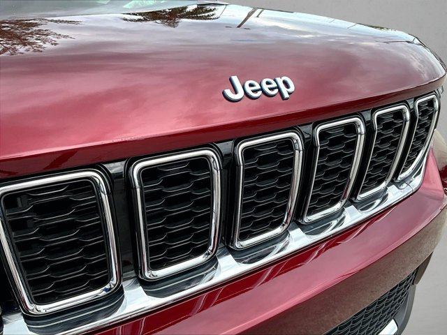 Used 2025 Jeep Grand Cherokee Limited 4xe AWD/4WD image 30