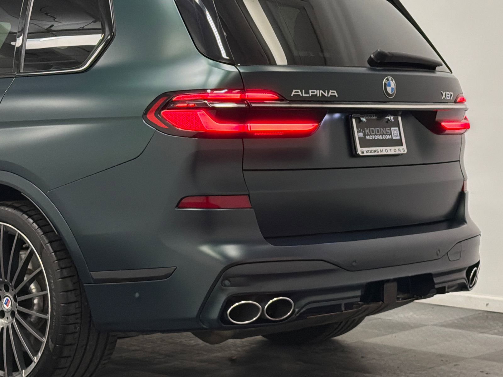 Used 2024 BMW ALPINA XB7 image 10