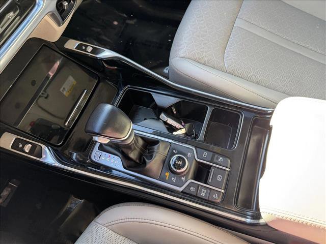 Used 2023 Kia Sorento SX image 16