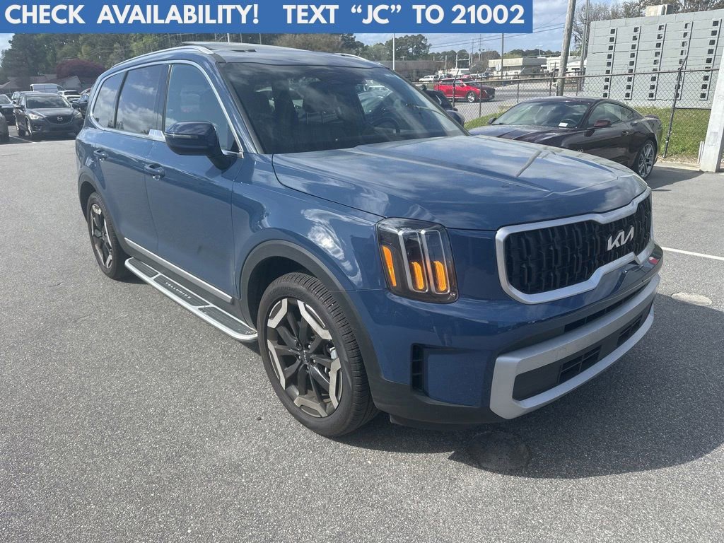 Used 2024 Kia Telluride EX w/ EX Captain's Chair Package image 1