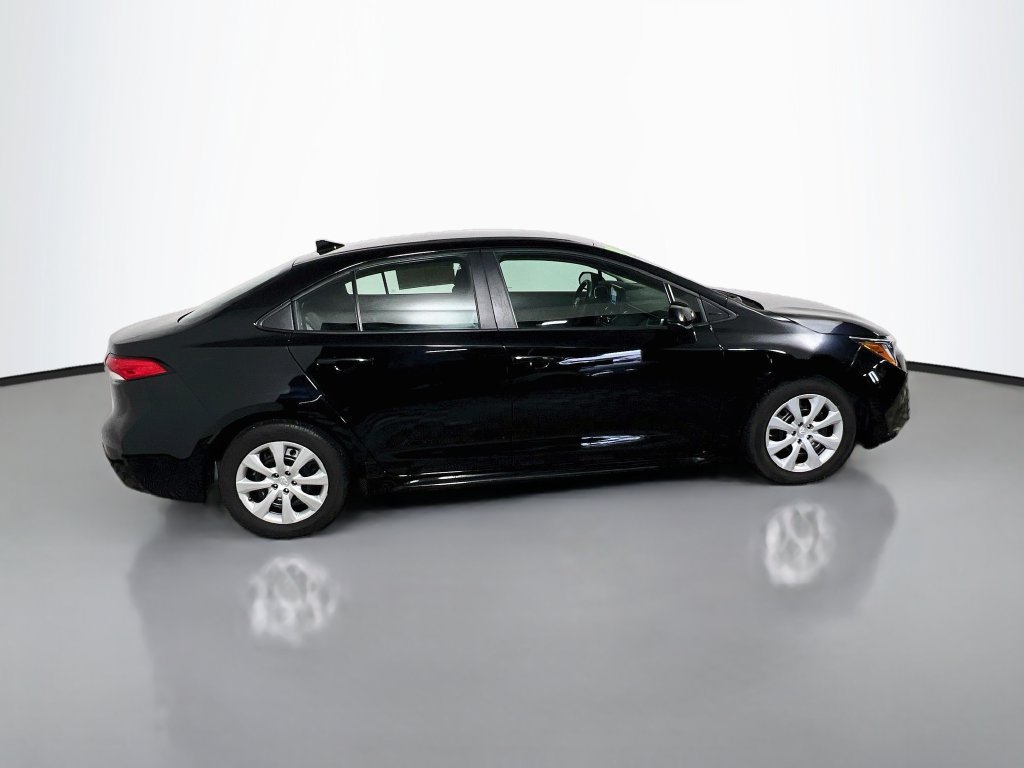Used 2024 Toyota Corolla LE FWD image 2