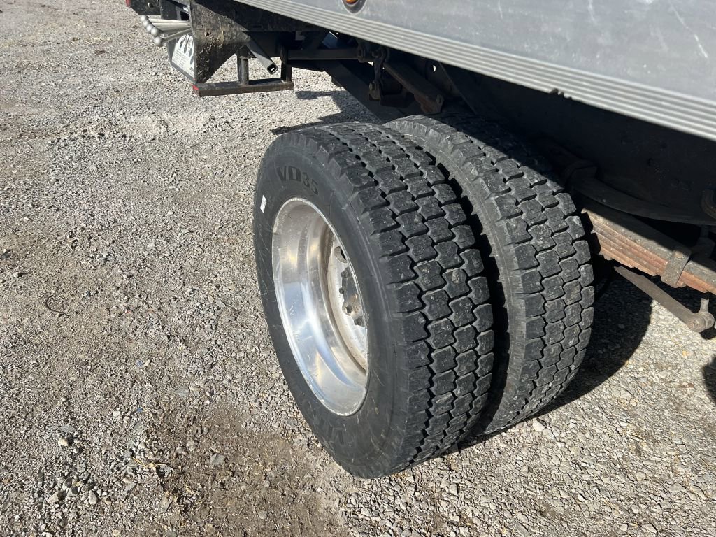 Used 2015 Ford F550 2WD Regular Cab Super Duty image 13