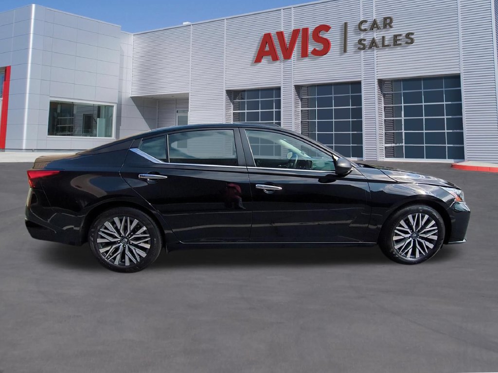 Used 2025 Nissan Altima 2.5 SV FWD image 5