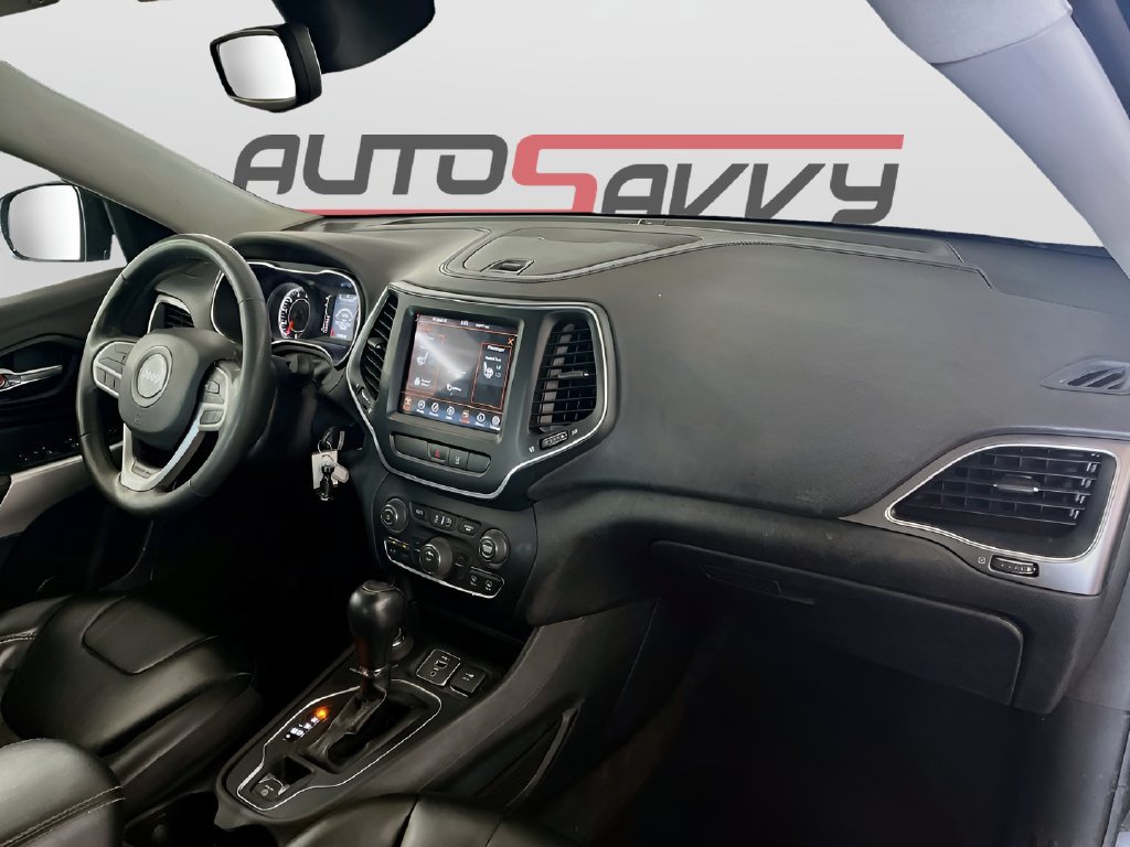 Used 2022 Jeep Cherokee Latitude AWD/4WD image 27