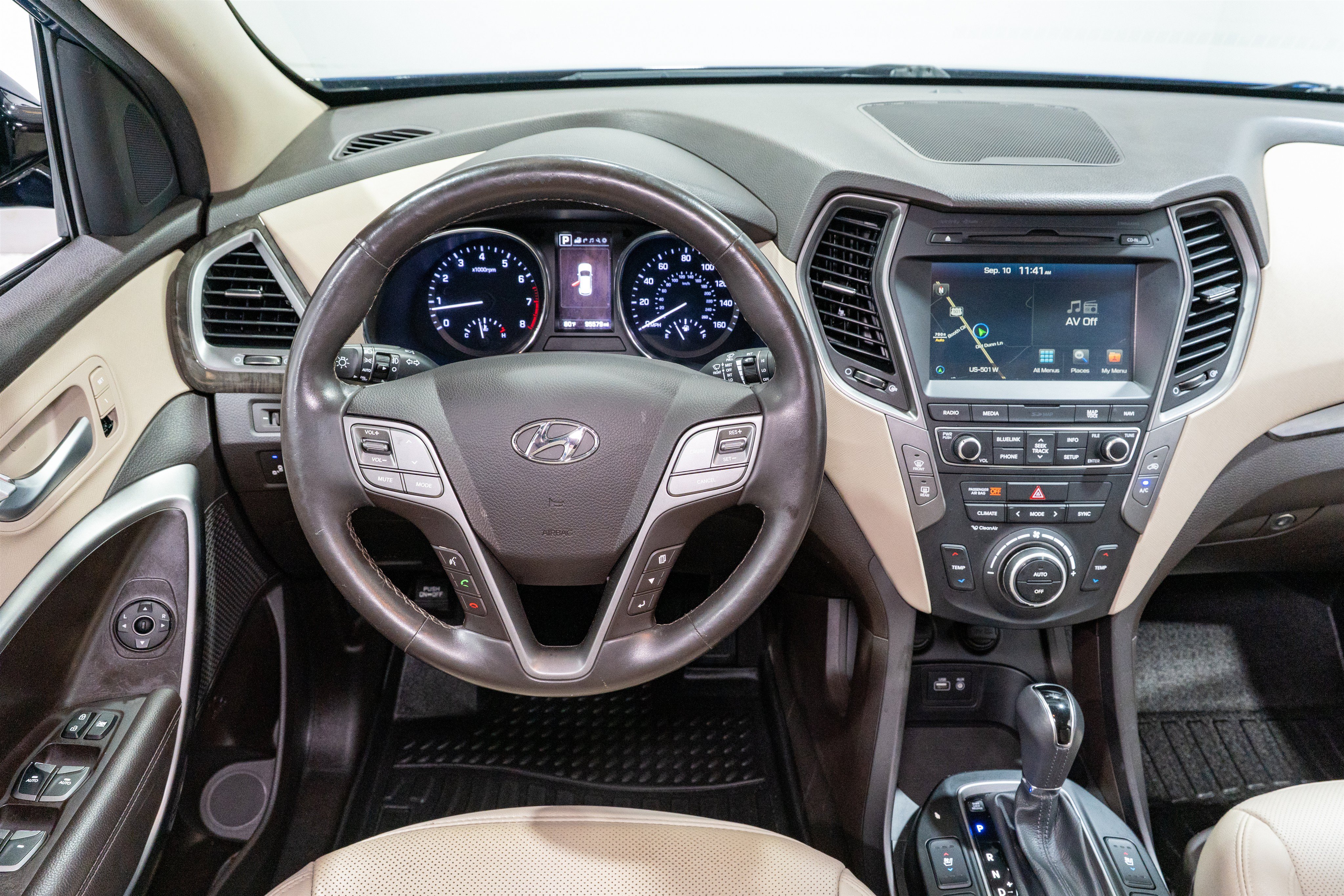 Used 2017 Hyundai Santa Fe Sport FWD image 11