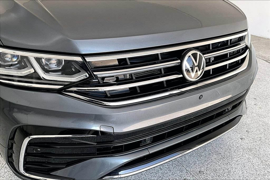 Used 2022 Volkswagen Tiguan SEL R-Line AWD/4WD image 38